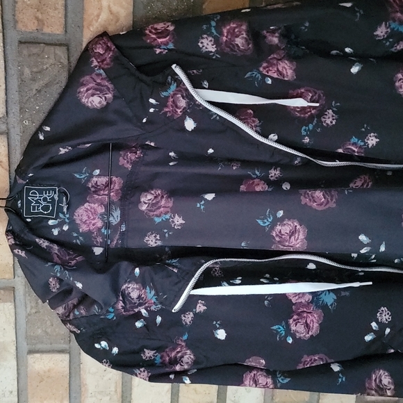 Light Jacket - Picture 2 of 4